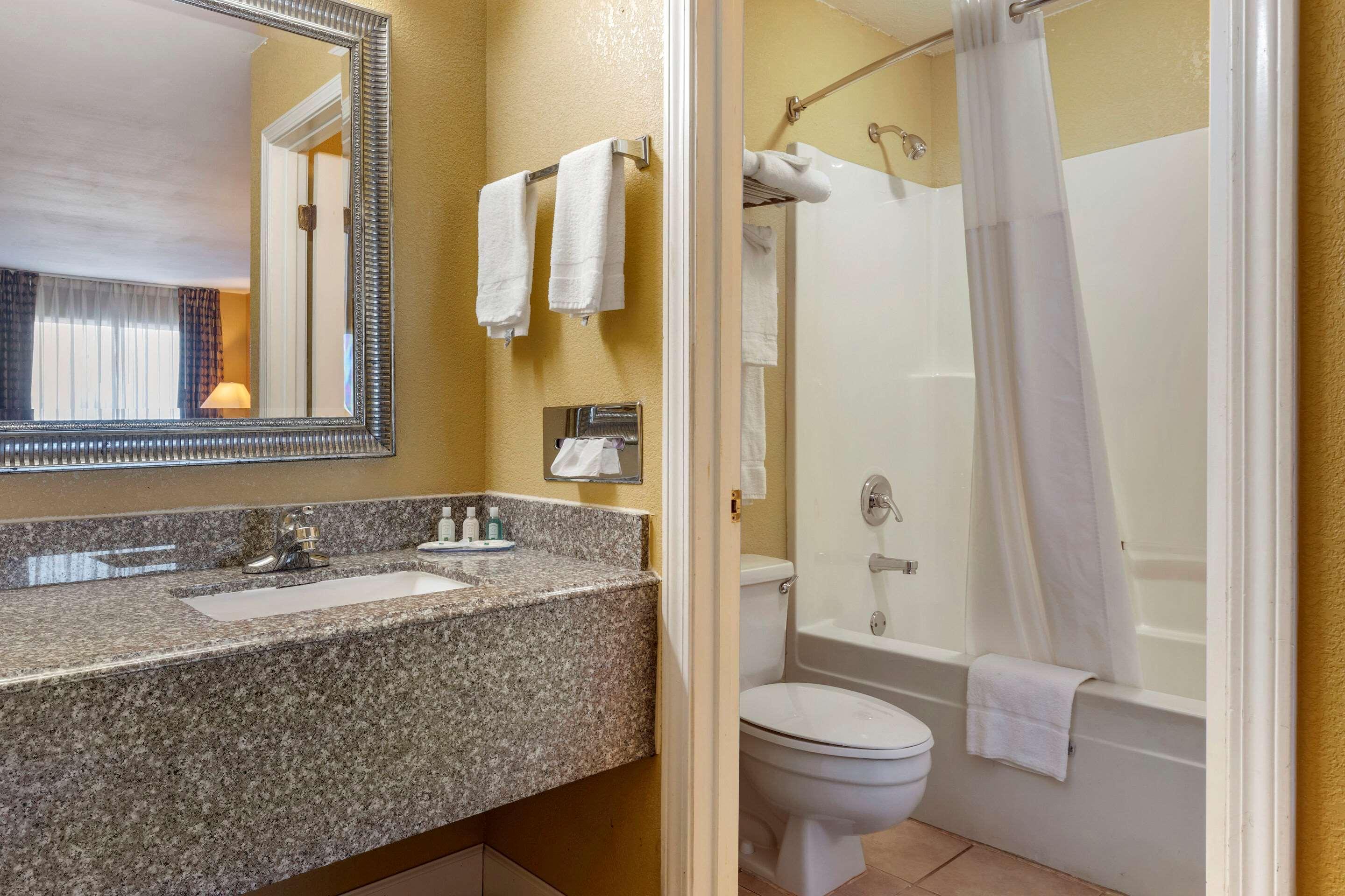 Quality Inn Russellville I-40 Экстерьер фото