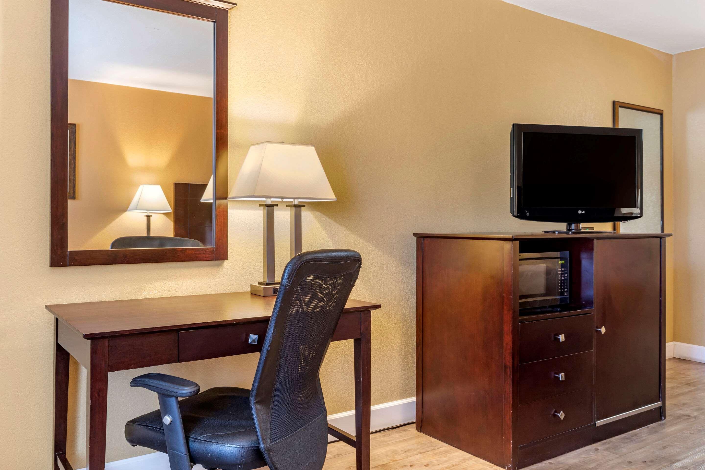 Quality Inn Russellville I-40 Экстерьер фото