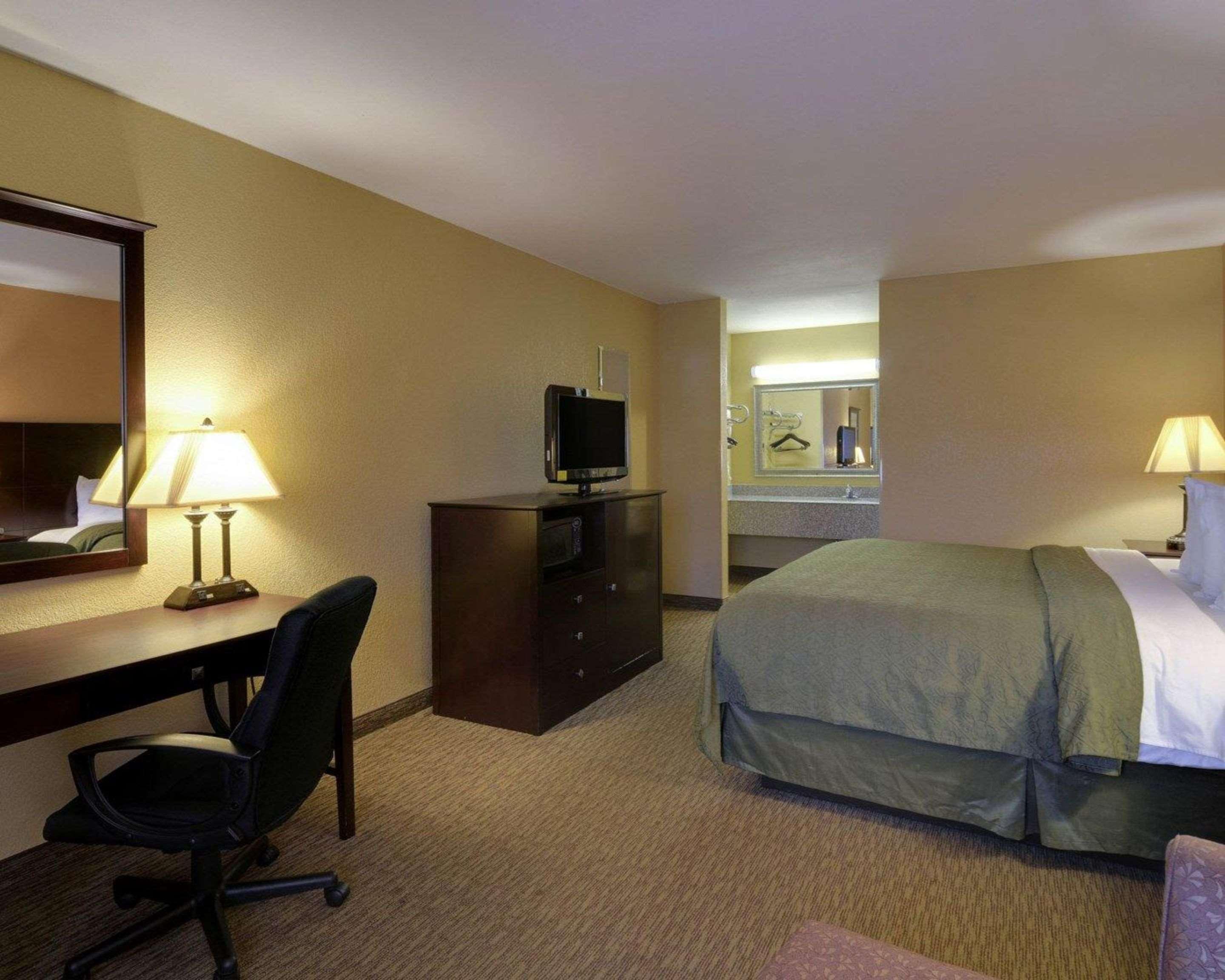 Quality Inn Russellville I-40 Экстерьер фото