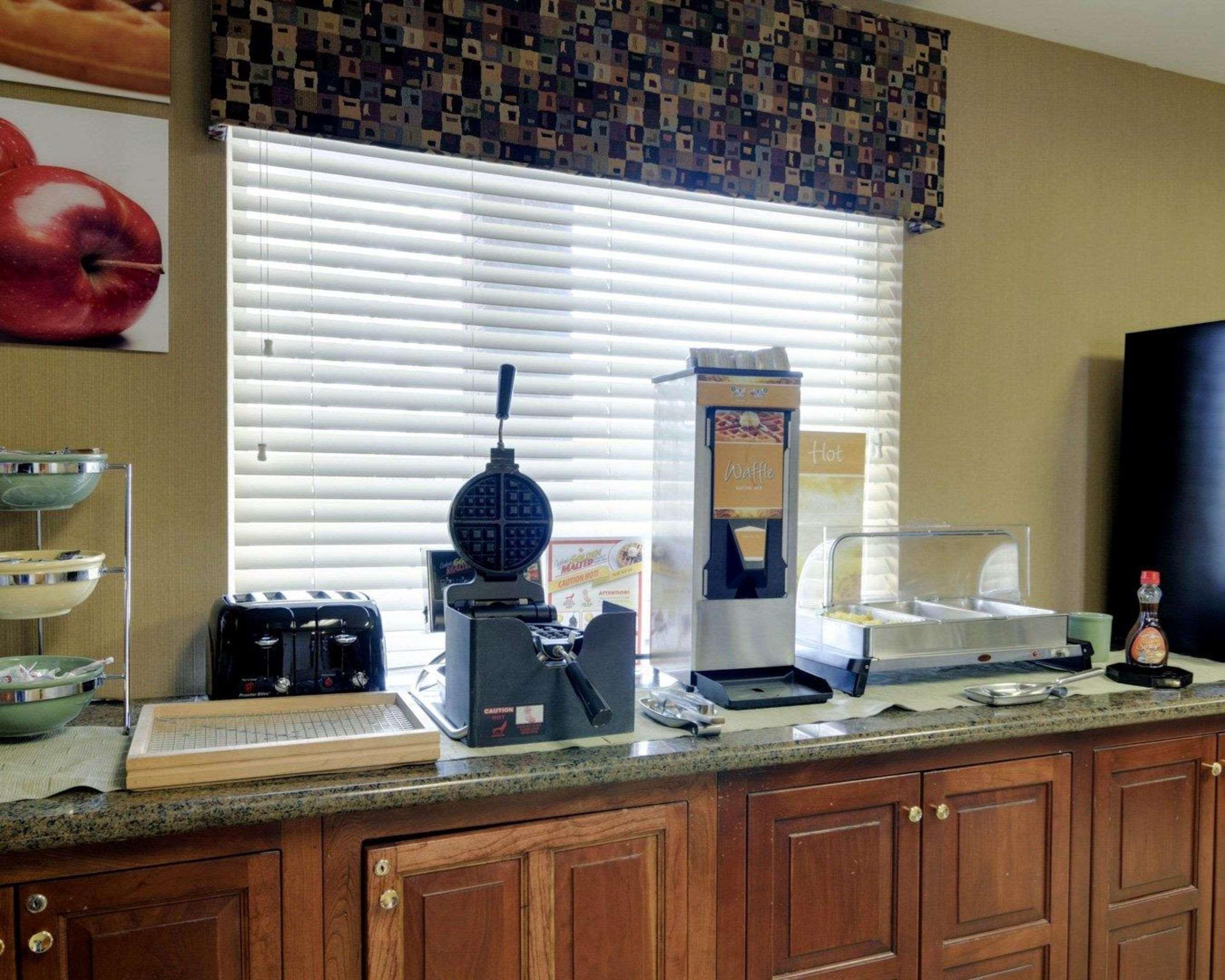 Quality Inn Russellville I-40 Экстерьер фото