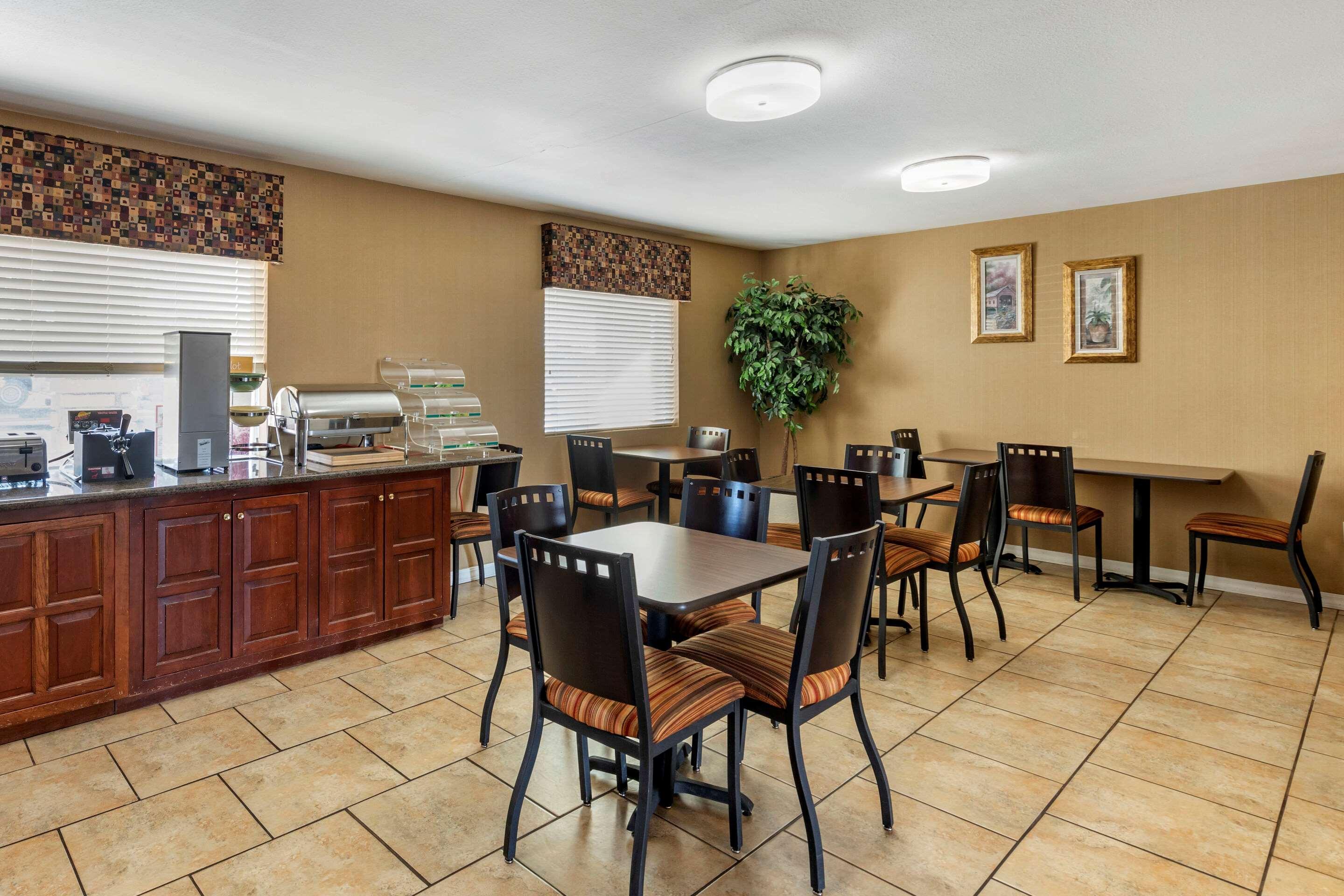 Quality Inn Russellville I-40 Экстерьер фото