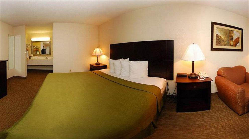Quality Inn Russellville I-40 Экстерьер фото